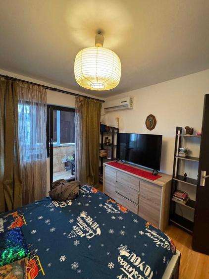 Apartament cu 3 camere decomandat în Exterior Vest