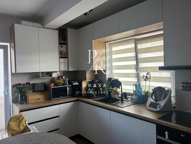 Apartament cu 3 camere semidecomandat, mobilat în Florești — fotografia 3