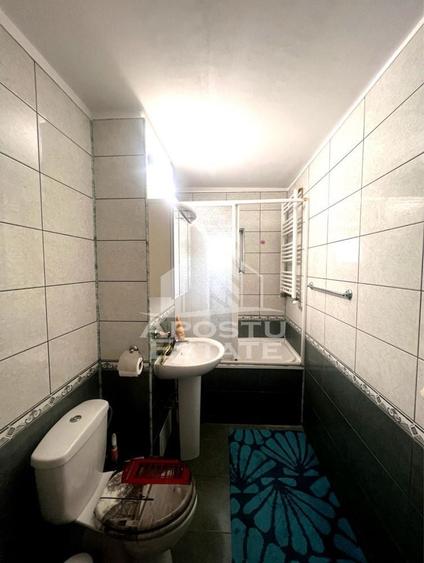 Apartament cu 3 camere semidecomandat, mobilat în Soarelui