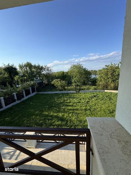 Casă cu 7 camere cu Teren 1146 Mp în Crevedia