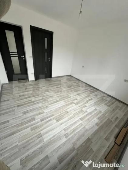 Casă cu 4 camere cu Teren 570 Mp în Tomești