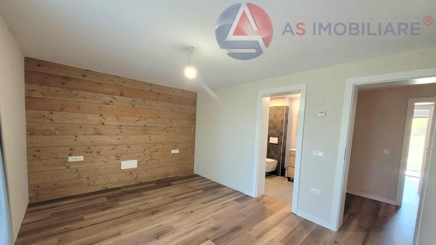 Casă cu 3 camere cu Teren 400 Mp în Glăjărie