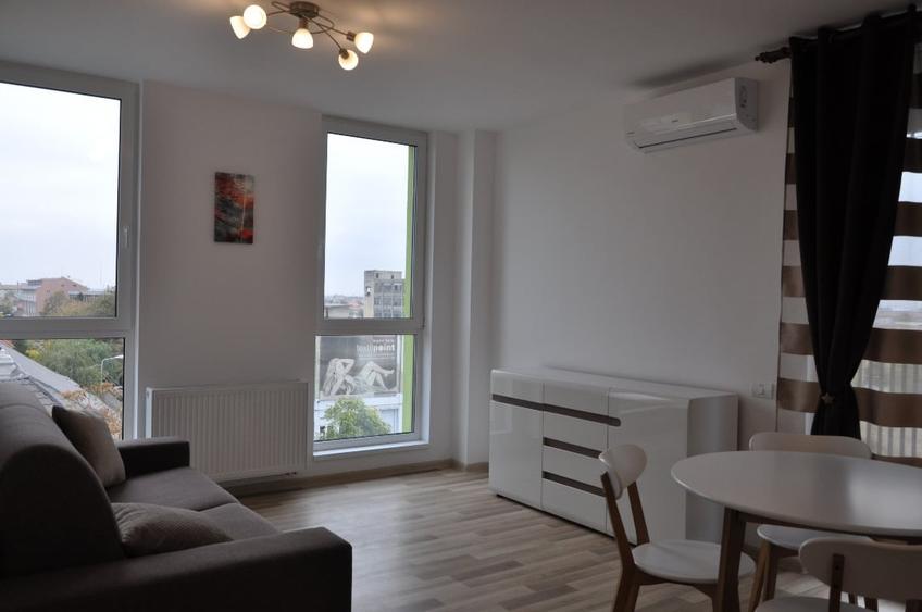 Apartament cu 3 camere decomandat, mobilat în Complex Studențesc