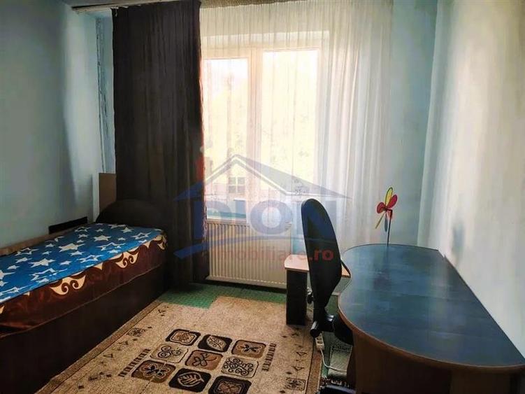Apartament cu 3 camere semidecomandat, mobilat în Drumul Taberei