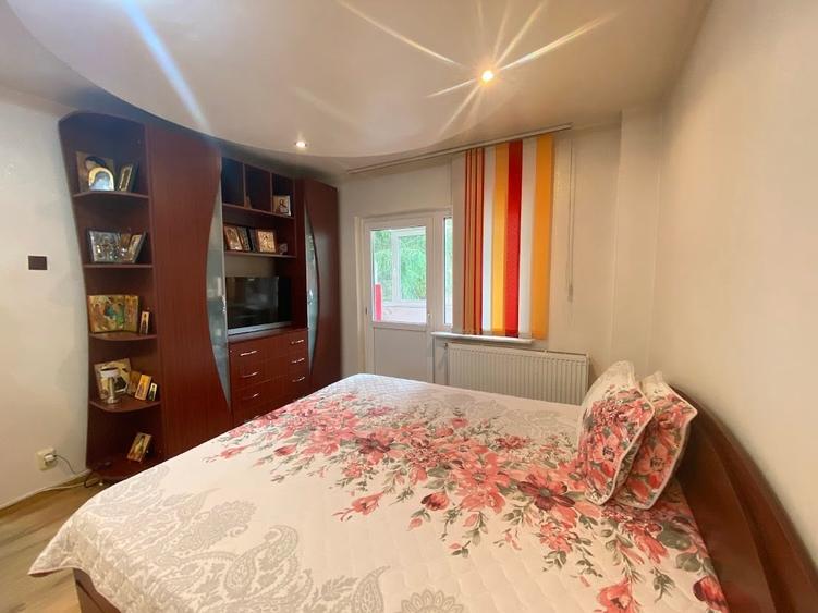 Apartament cu 3 camere semidecomandat, mobilat în Găvana