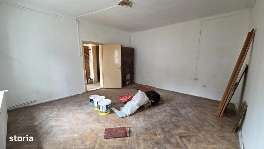 Casă cu 1 camere decomandat cu Teren 30 Mp în Central