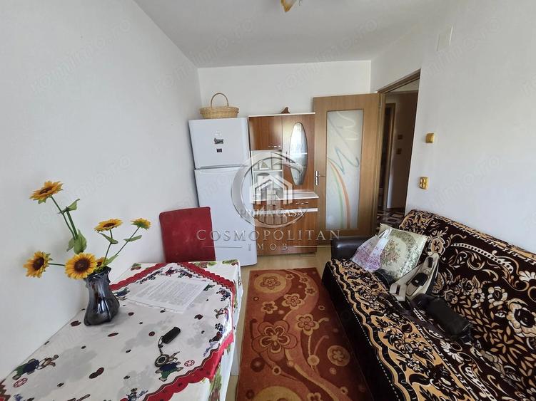 Apartament cu 3 camere decomandat în Micro 14