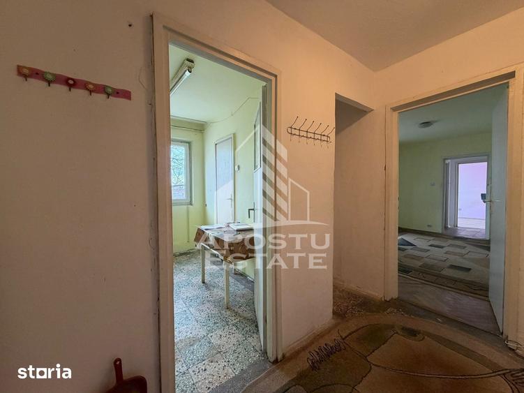 Apartament cu 2 camere semidecomandat în Girocului