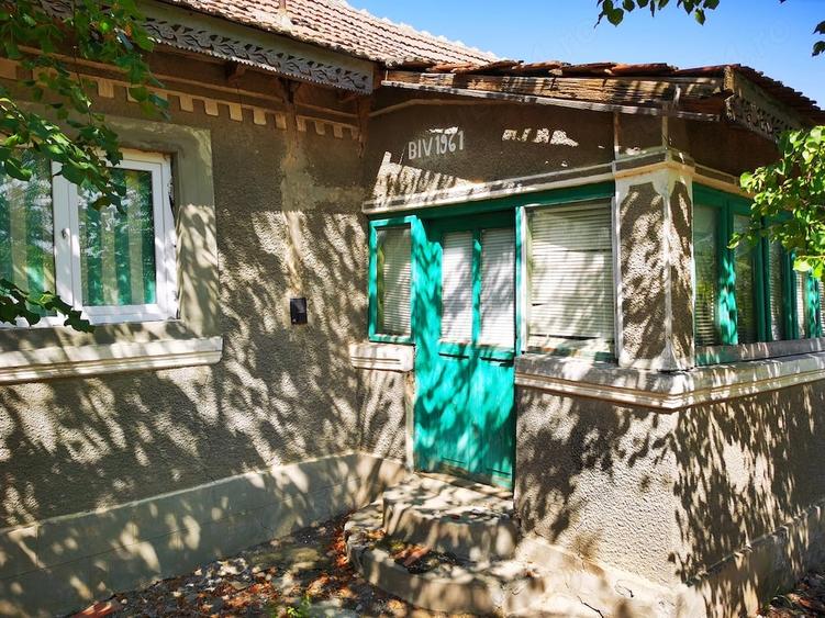 Casă cu 4 camere cu Teren 3000 Mp în Ostrov