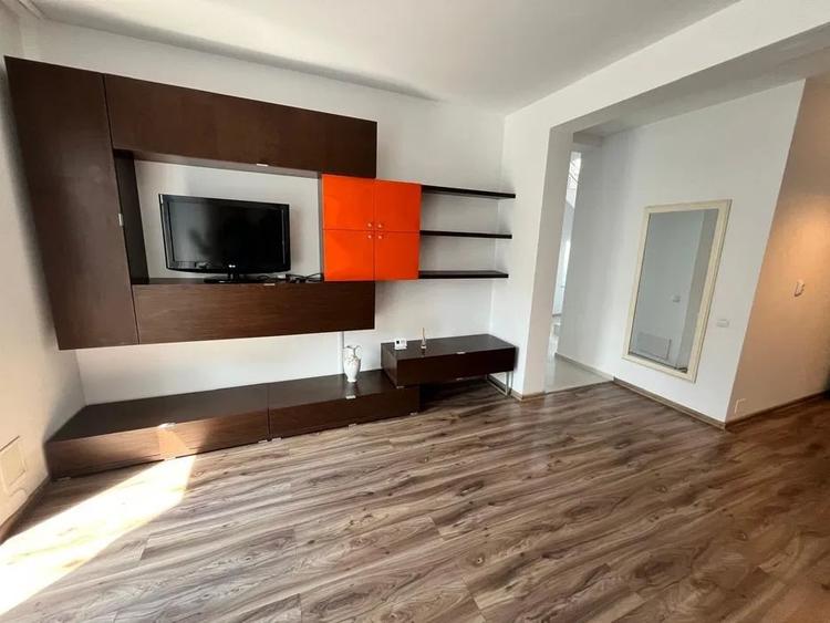 Duplex cu 5 camere cu Canalizare în Iris