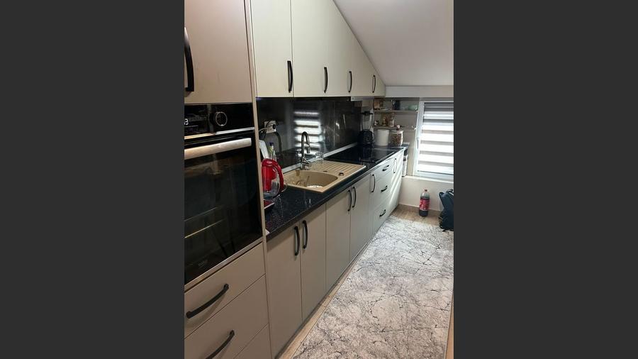 Casă cu 5 camere cu Canalizare în Micro 1