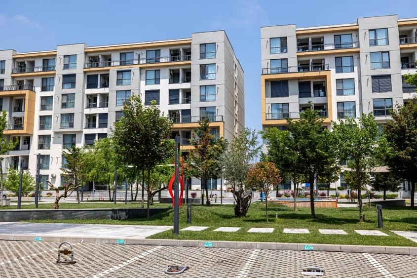Apartament cu 2 camere semidecomandat, mobilat în Nord