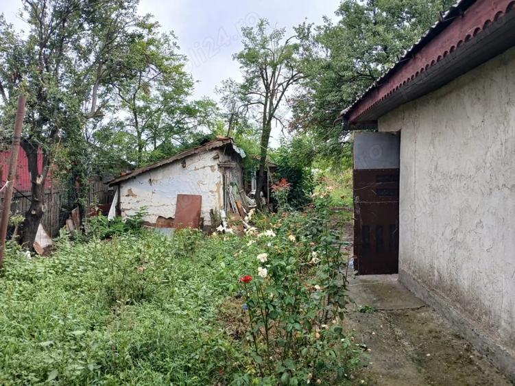 Casă cu 3 camere cu Teren 1500 Mp în Lehliu