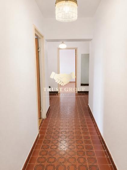 Apartament cu 4 camere decomandat în Polonă