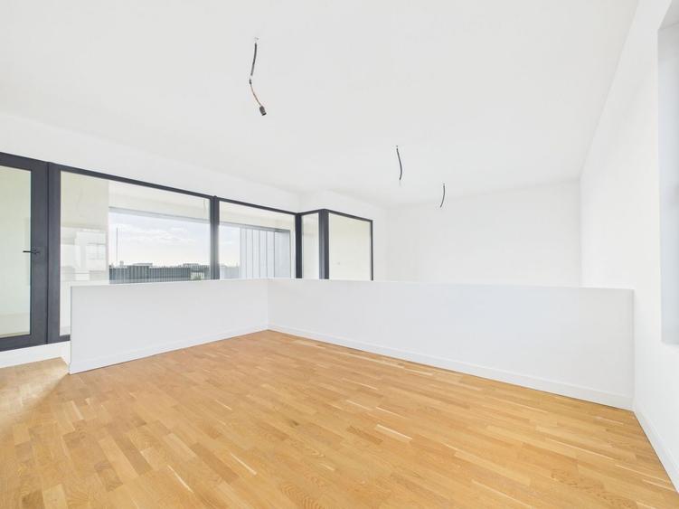 Apartament cu 4 camere semidecomandat în Central