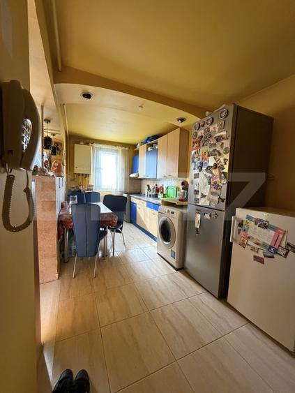 Apartament central, 3 camere, zona Plopilor - 1