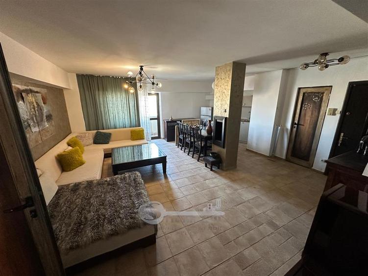 Apartament cu 4 camere decomandat în Ultracentral
