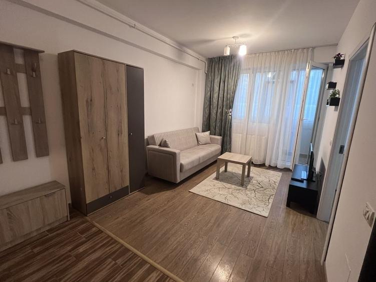 Apartament cu 2 camere decomandat în Roșu