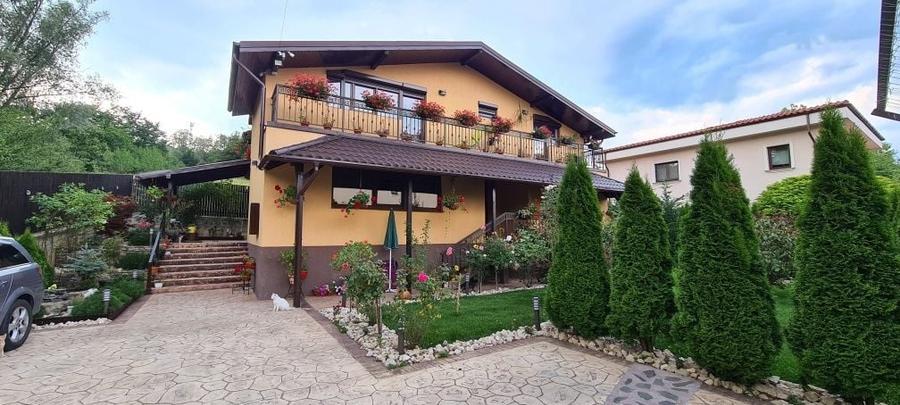 Casă cu 4 camere în Câmpina