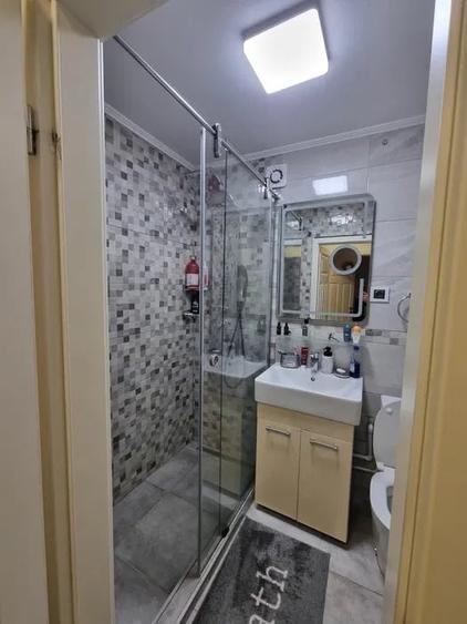 Apartament cu 3 camere decomandat, mobilat în Drumul Taberei