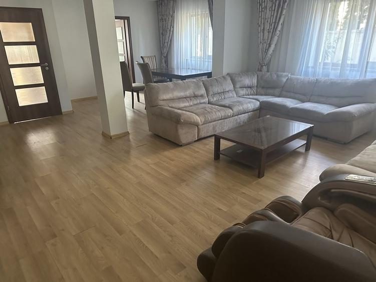 Casă cu 4 camere în Giroc