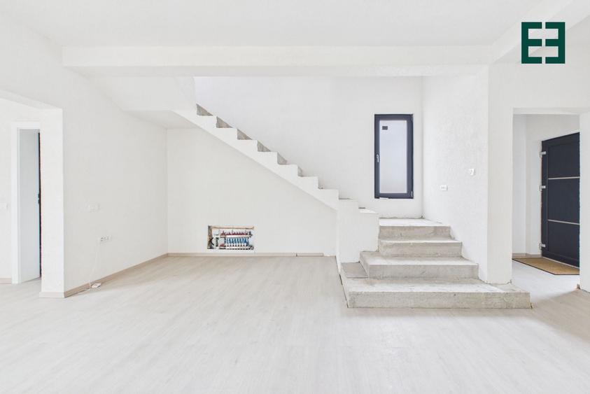 Casă individuală cu 4 camere cu Teren 300 Mp în Tisa Nouă