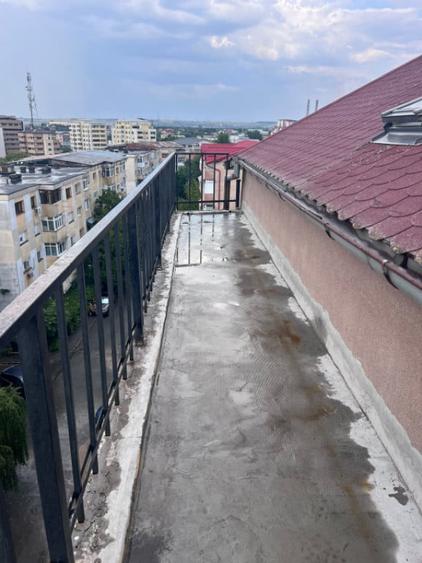 Apartament cu 3 camere decomandat în George Enescu