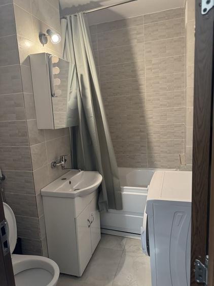 Garsonieră decomandată în Central