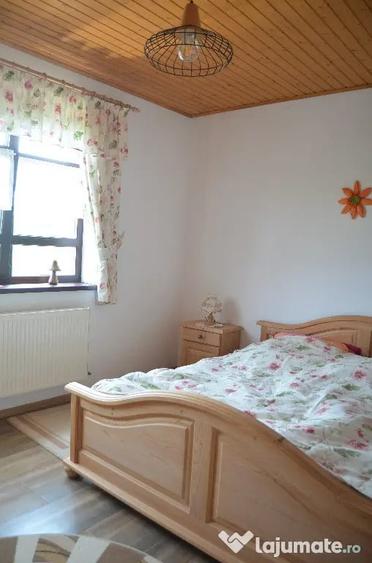 Casă cu 5 camere cu Teren 3420 Mp în Valea Călugărească