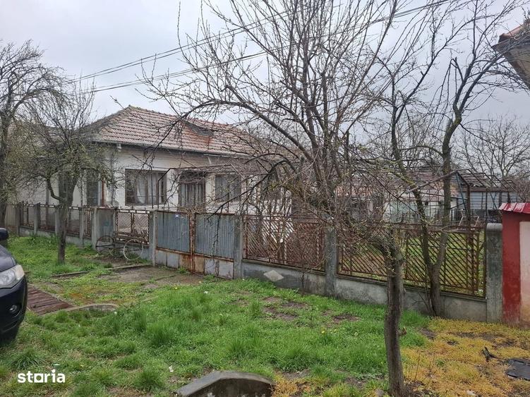 Casă cu 4 camere în Țuglui
