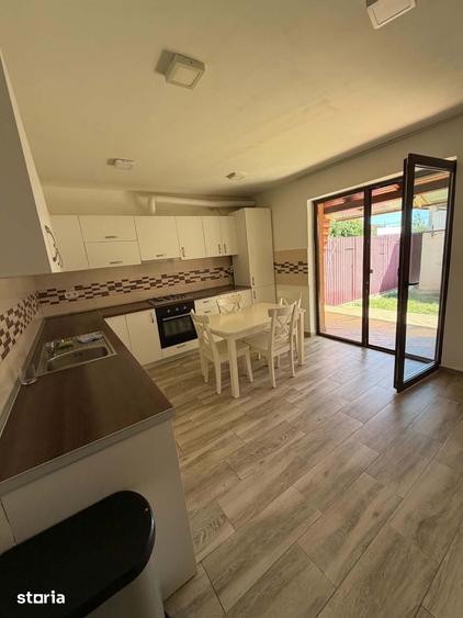 Casă cu 4 camere cu Teren 120 Mp în Cetate