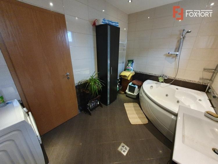 Casă individuală cu 6 camere cu Canalizare în Blașcovici