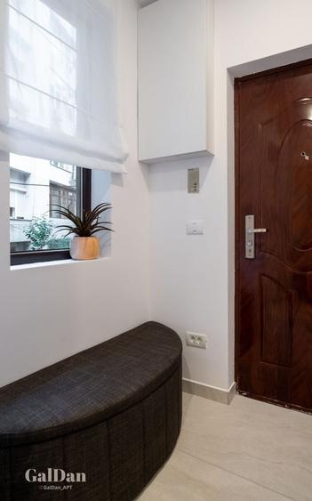 Apartament cu 3 camere, mobilat în Calea Victoriei