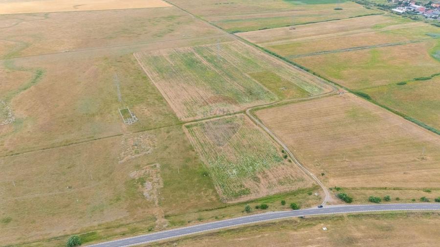 Teren agricol extravilan de 41025 mp, în Periferie