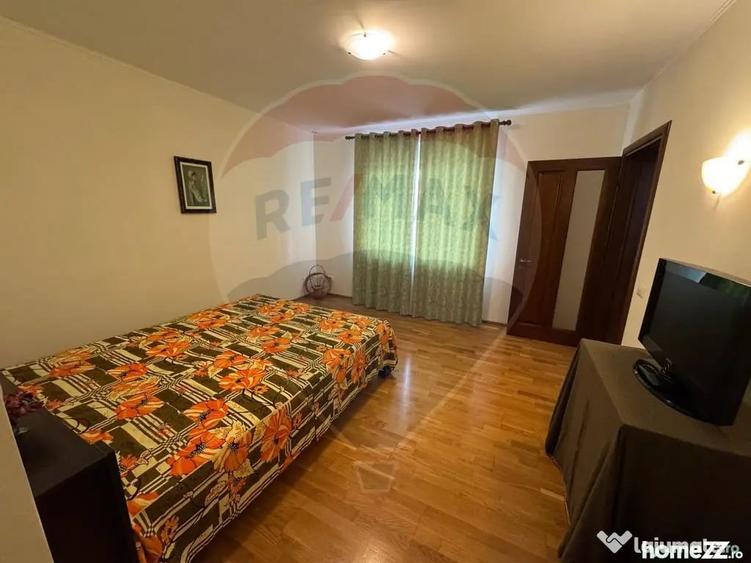 Casă cu 6 camere cu Teren 1263 Mp în Dărmănești