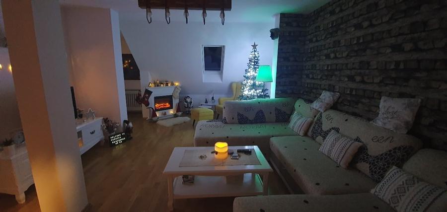 Apartament cu 4 camere decomandat, mobilat în Furnica