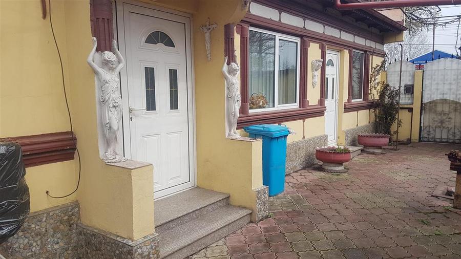 Casă cu 5 camere cu Teren 250 Mp în Chercea