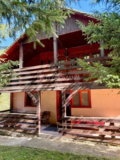 Casă de vacanta, 90 mp, teren 321.50 mp, zona Rasnov