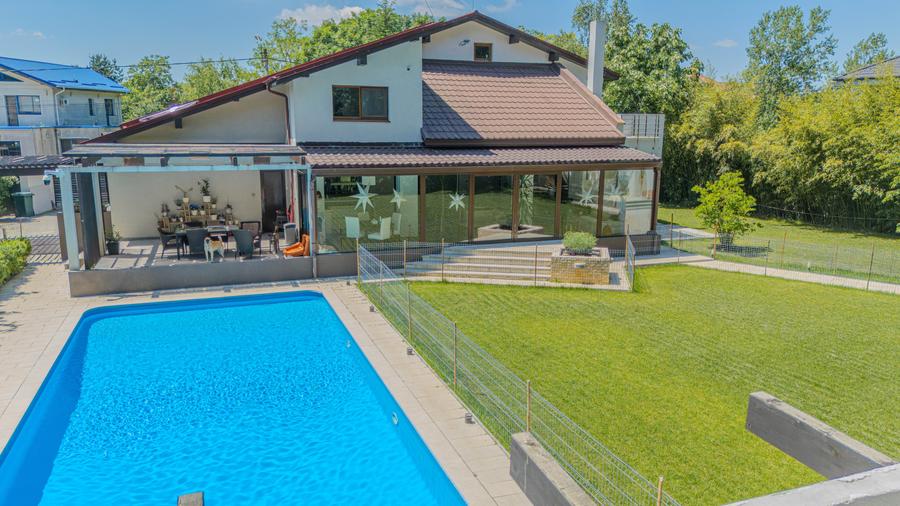 Casă individuală cu 5 camere cu Piscina în Corbeanca