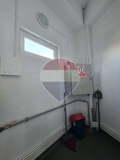 Birou, de 170 mp, în Central