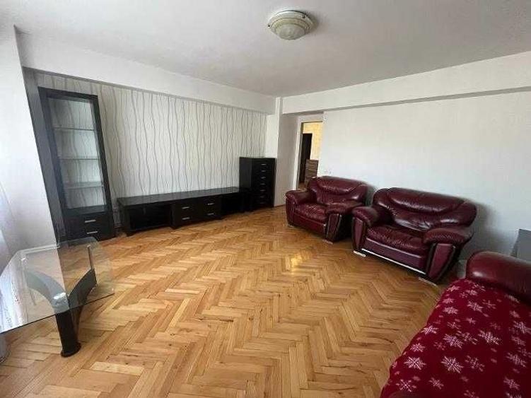 Apartament cu 4 camere decomandat în Exterior Vest