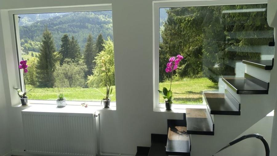 Casă cu 2 camere cu Teren 50 Mp în Piatra