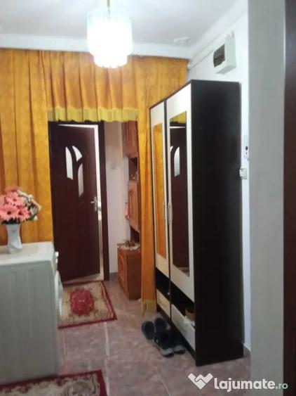 Apartament cu 2 camere decomandat în Micro 18