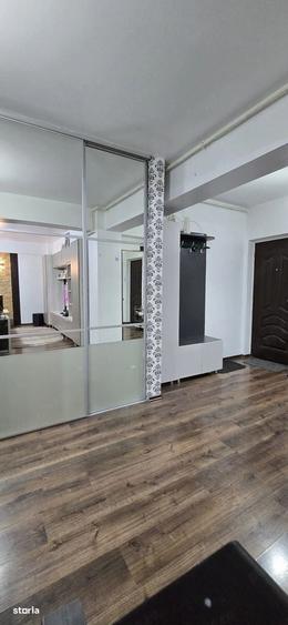 Apartament cu 3 camere decomandat în Km 5