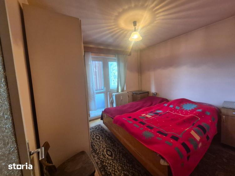 Apartament cu 3 camere decomandat în Podgoria
