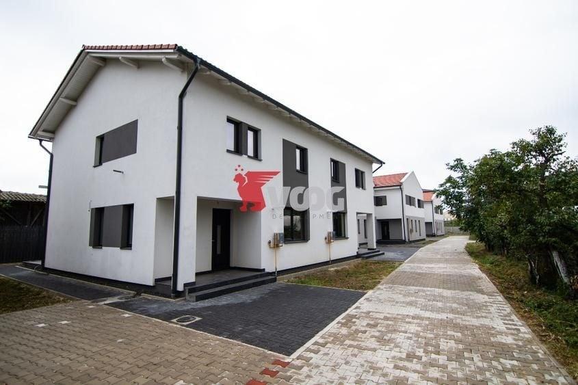 Duplex cu 4 camere cu Canalizare în Chișoda