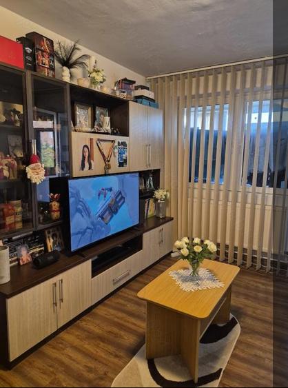 Apartament cu 2 camere semidecomandat în Tomis IV