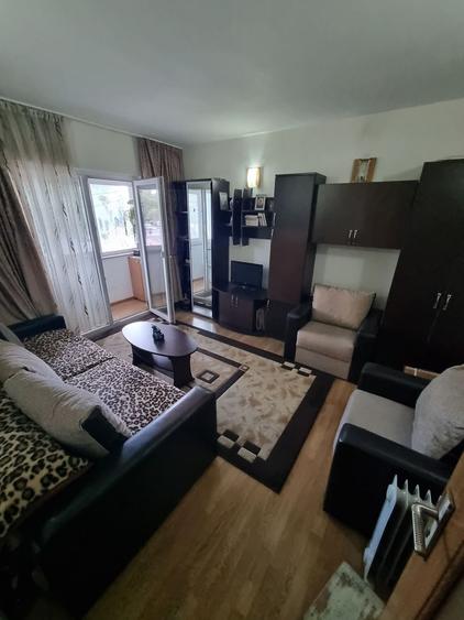 Apartament cu 2 camere decomandat, mobilat în Dacia
