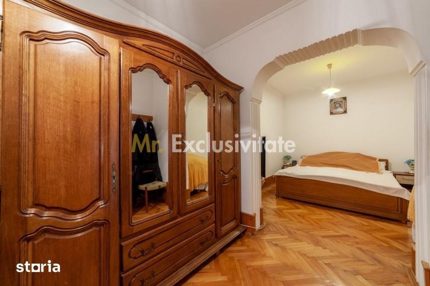 Casă cu 10 camere cu Teren 350 Mp în Exercițiu