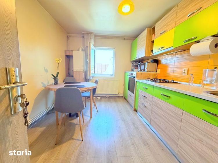 Apartament cu 3 camere decomandat în Mioriței